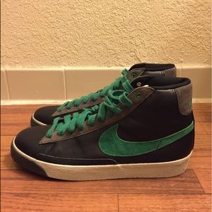 nike blazer pine green